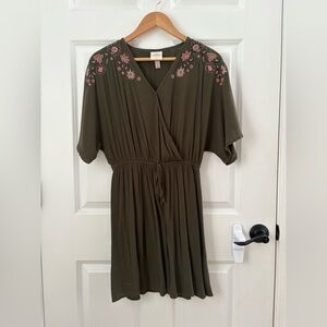 Knox Rose embroidered dress size small